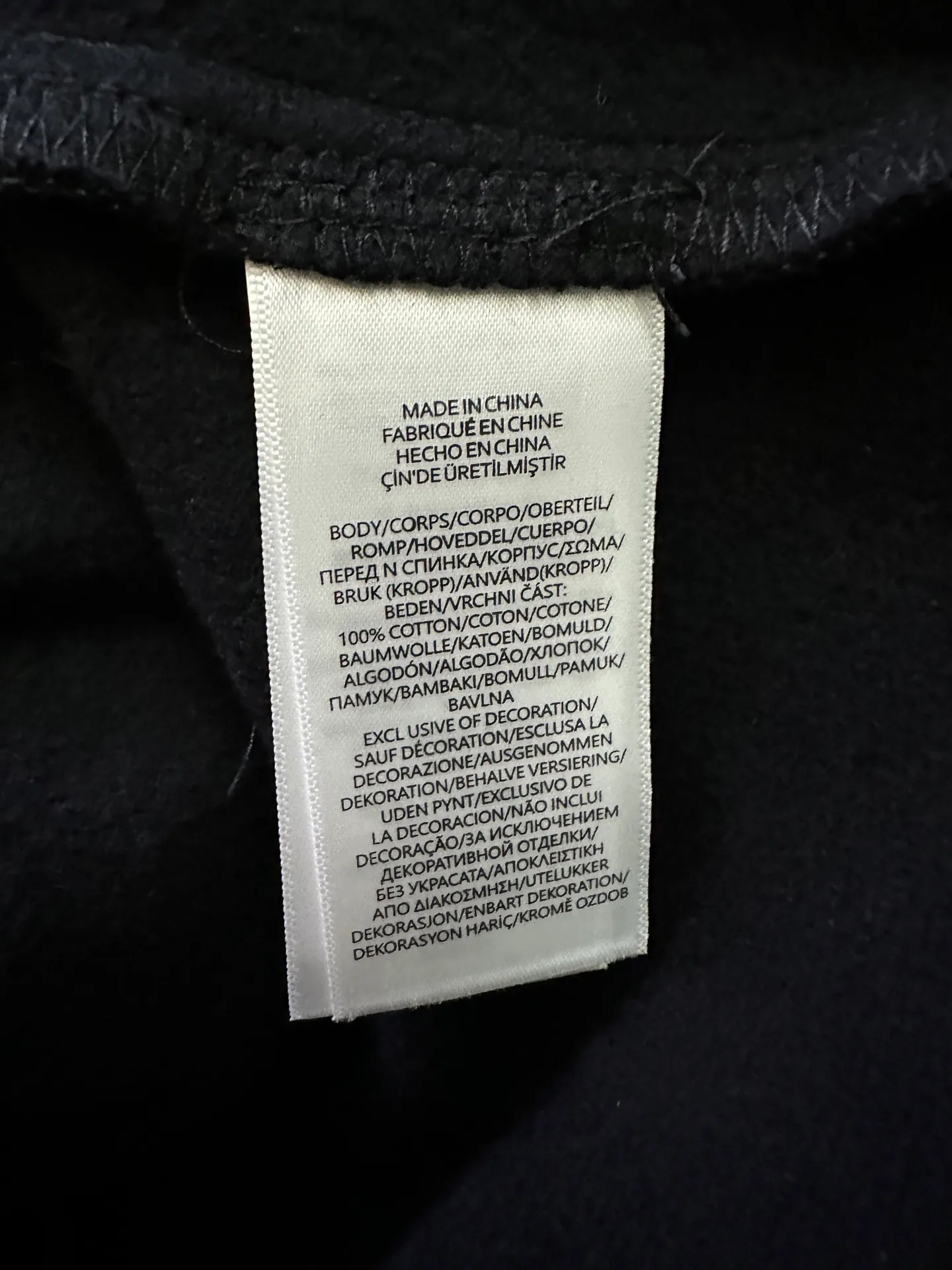 P410 Ralph Lauren gold embroidered half turtleneck sweatshirt Fabric: Made of custom-made Yayun essence cotton velvet material, soft and silky, comfortable and close to the skin, with a pure black tone as the base color, plaid twill trim on the neckline, carrying the elegance and retro of British style, custom hardware, threads, accessories, matching version, same style for men and women -Color: black -Size: S M L XL